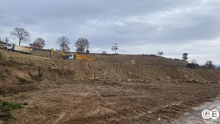 Hisarcık Gediz Yolunda Kurulan 2 Şantiye ile Çalışılıyor