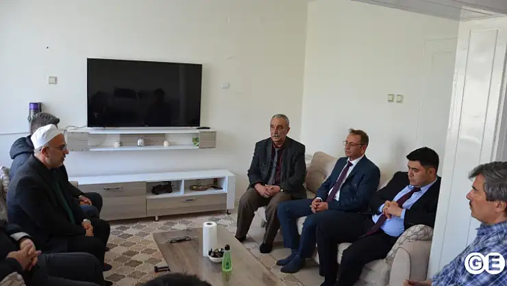 Kaymakam şehit ailelerini ziyaret etti