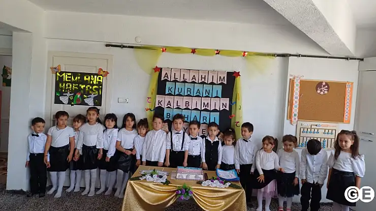 Kur'an'a geçisi pasta keserek kutladılar