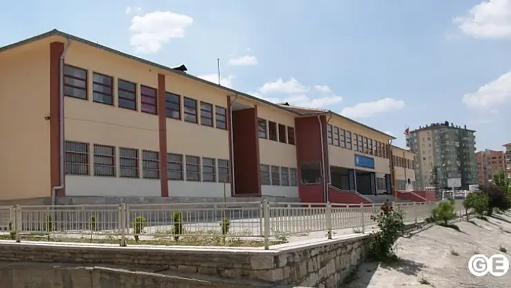 Okulun Kalorifer Peteklerini Çalan 4 Kişi Tutuklandı