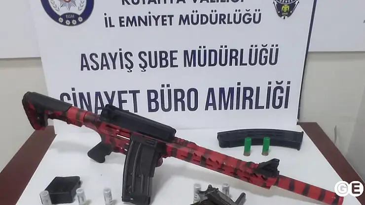 Sosyal Medyadan Silahları Paylaştılar,Polisi Karşılarında Buldular