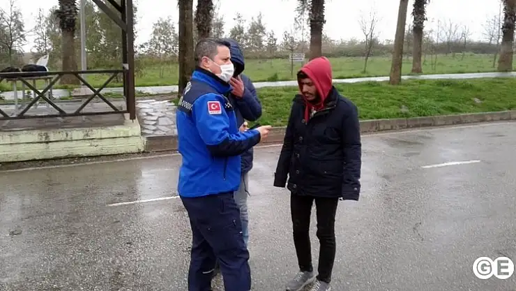 Tavşanlıda 8 Gence Sokağa Çıkma İhlal Cezası